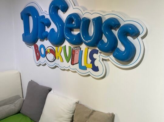 Very rare Dr Seuss wall decoration made in USA