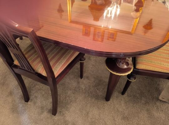 Queen Anne Dining room